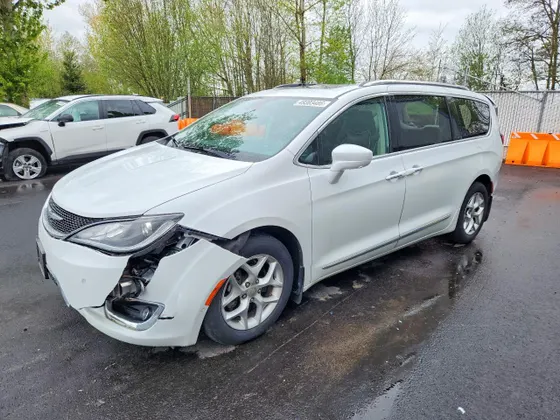 2020 Chrysler Pacifica Touring L Plus