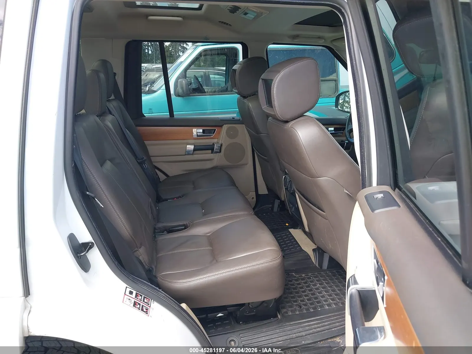 2014 Land Rover LR4 LUX
