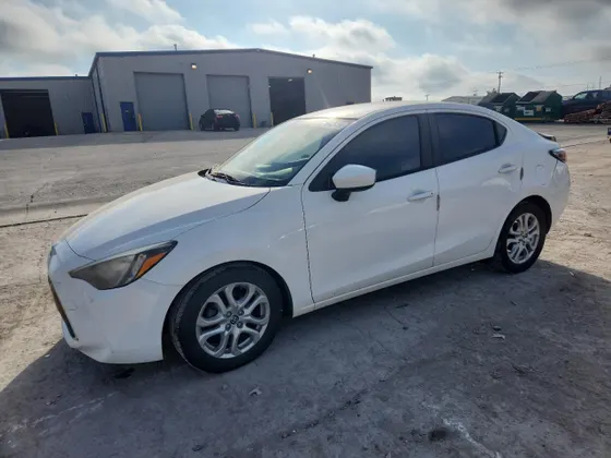 2016 Scion iA SCION IA