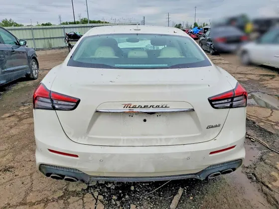2022 Maserati Ghibli Modena