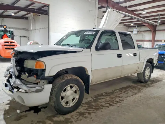 2004 GMC Sierra 1500 Crew Cab SLE