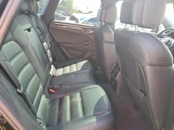 2019 Porsche Macan S