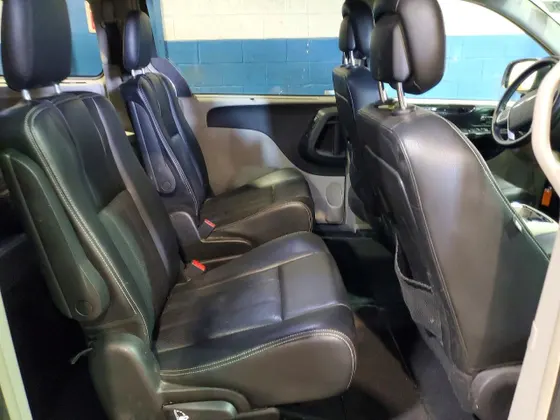 2013 Chrysler Town & Country Touring-L