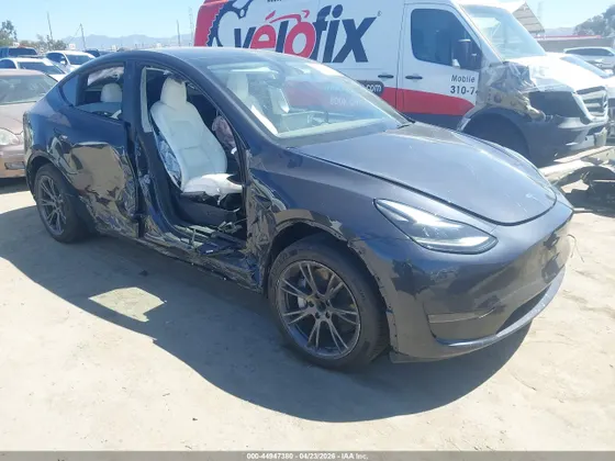 2025 Tesla Model Y Long Range