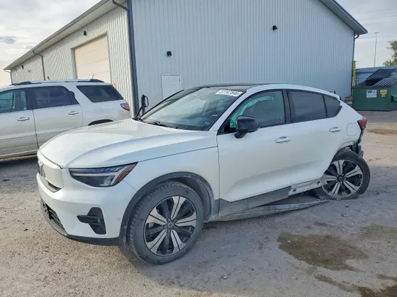 2023 Volvo C40 Recharge Pure Electric Plus