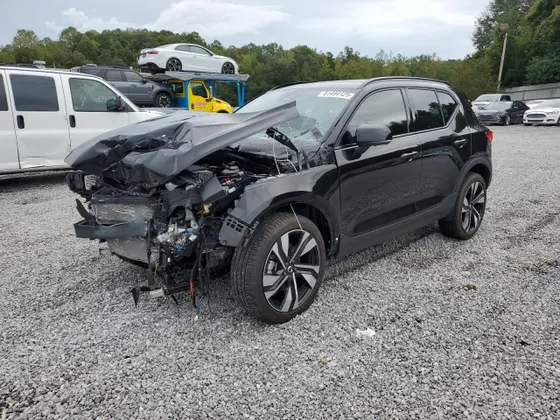 2026 Volvo XC40 Ultra