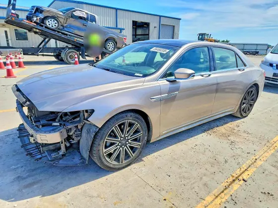 2018 Lincoln Continental Select