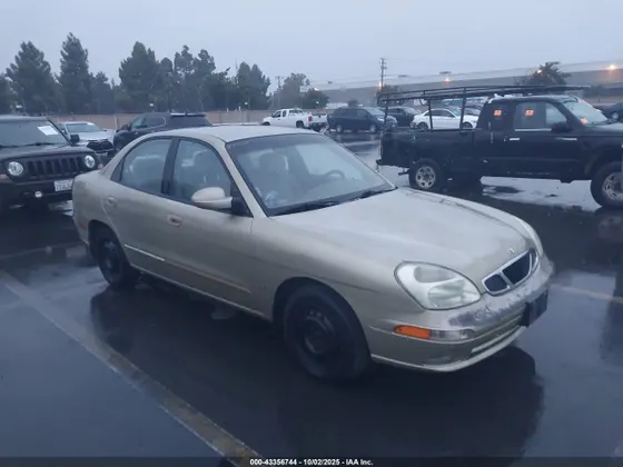 2001 Daewoo Nubira SE