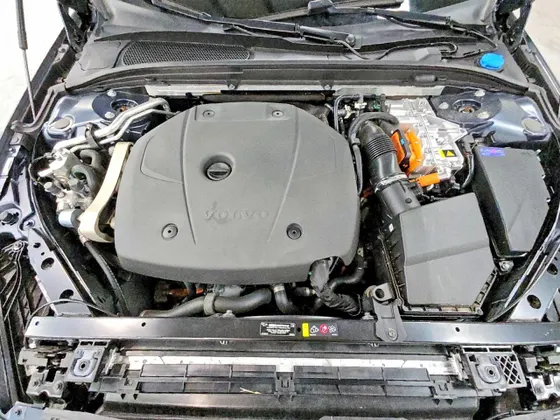 2023 Volvo S60 Recharge Plug-In Hybrid Core Dark Theme