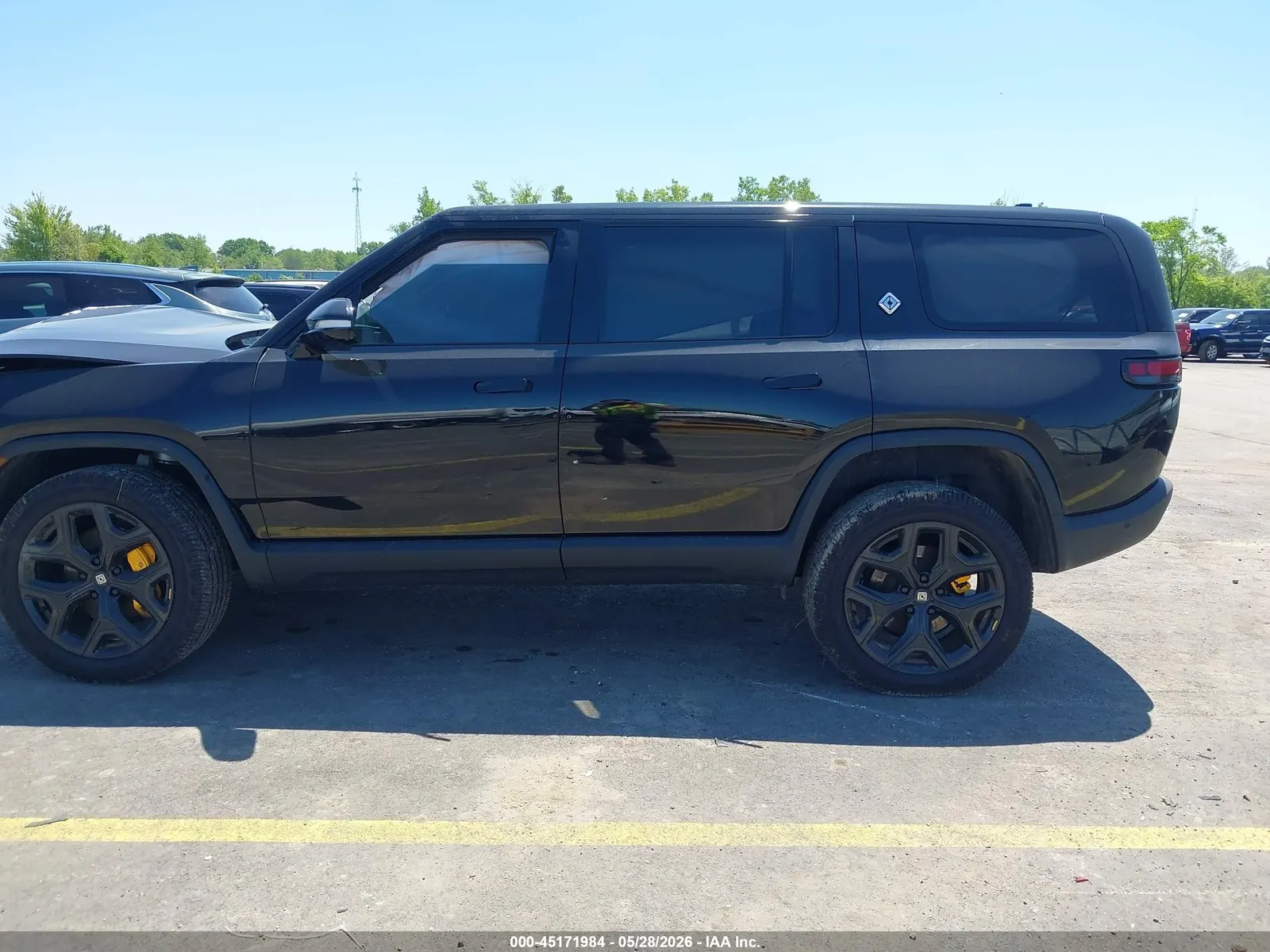 2023 Rivian R1S Adventure