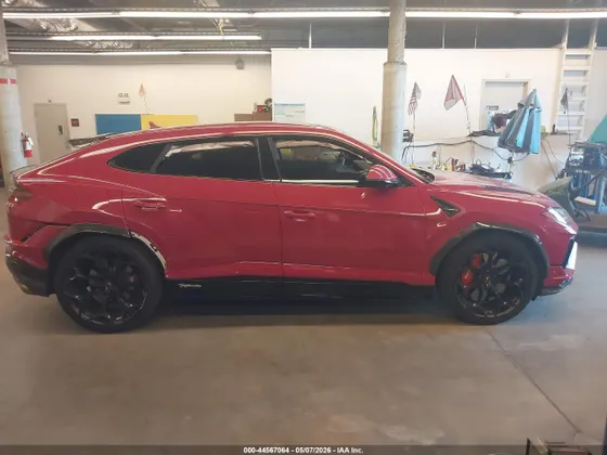 2024 Lamborghini Urus Performante