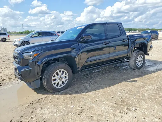 2026 Toyota Tacoma 4WD SR5