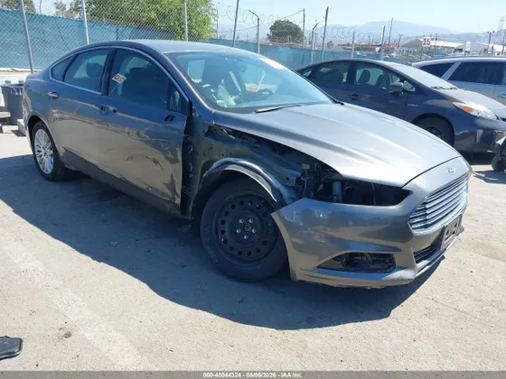 2014 Ford Fusion Energi SE Luxury