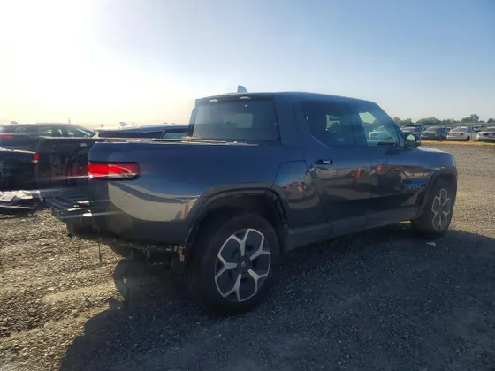 2024 Rivian R1T Adventure