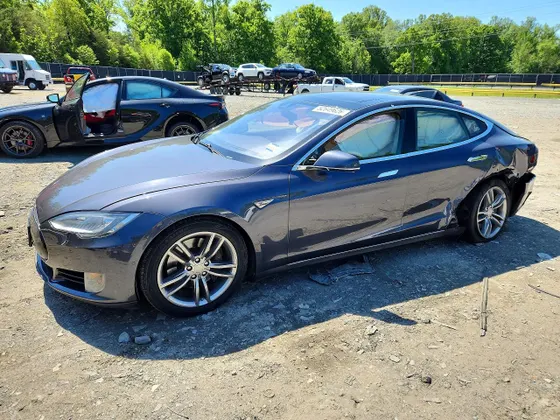 2015 Tesla Model S 85D