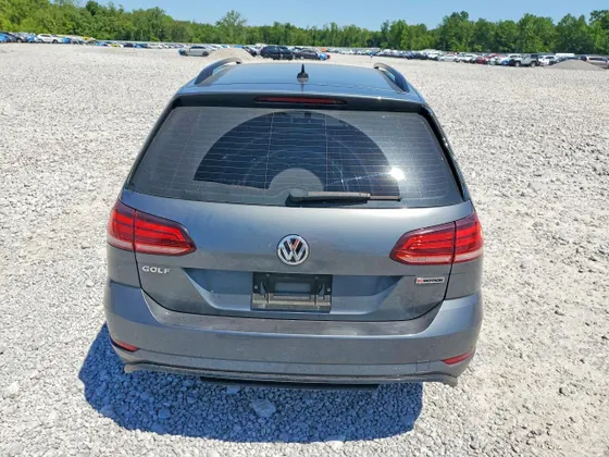 2019 Volkswagen Golf SportWagen S