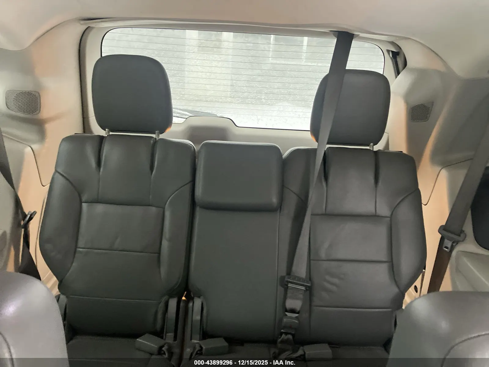 2011 Volkswagen Routan SEL w/Navigation
