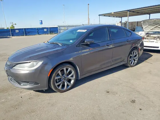 2015 Chrysler 200 S