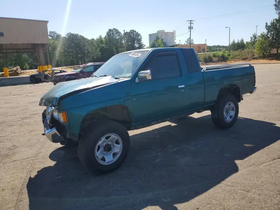 1995 Nissan Trucks 4WD SE