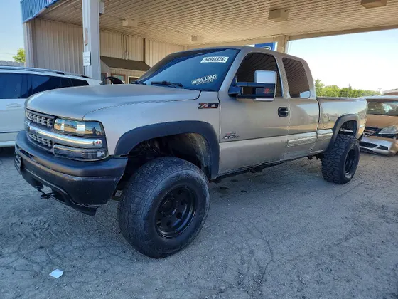 2000 Chevrolet Silverado 2500 LS
