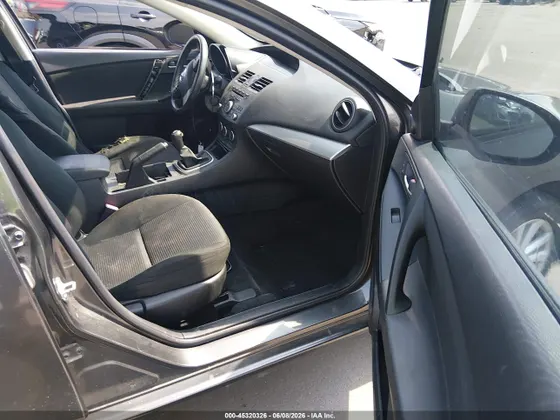 2013 Mazda Mazda3 i Touring