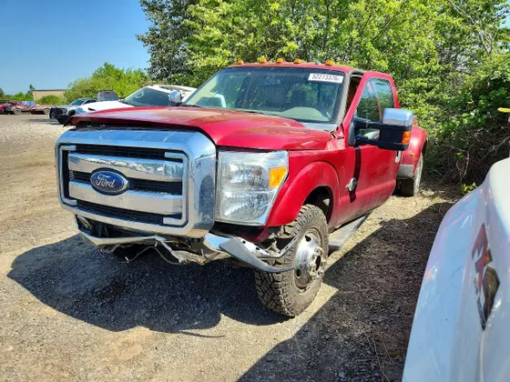 2014 Ford Super Duty F-350 DRW Platinum