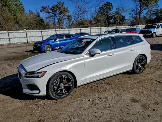 2020 Volvo V60 Inscription