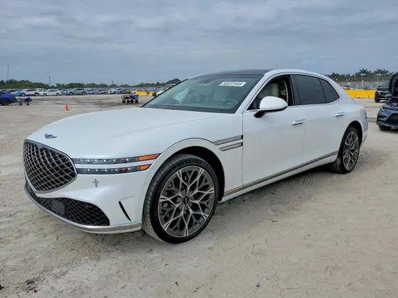 2025 Genesis G90 e-SC