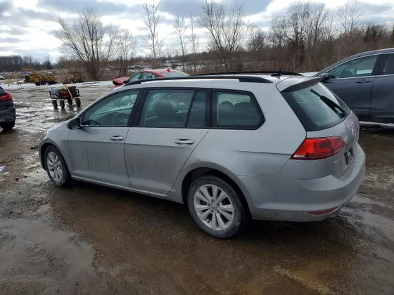 2017 Volkswagen Golf SportWagen S