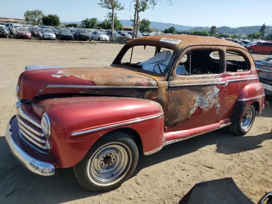 1948 Ford CUSTOM DELUXE