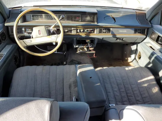 1991 Oldsmobile Delta 88 ROYALE