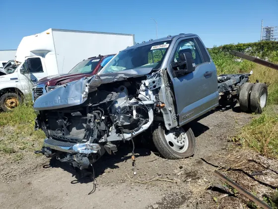 2023 Ford Super Duty F-550 DRW XL