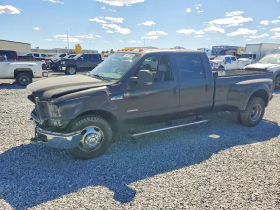 2005 Ford Super Duty F-350 DRW XL