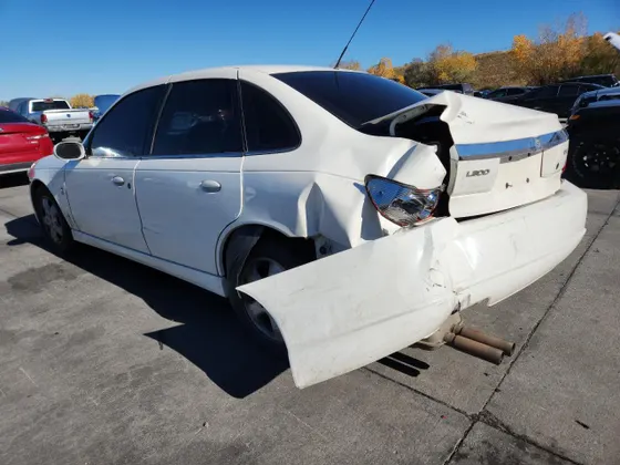 2004 Saturn L-Series L300 2