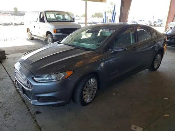 2014 Ford Fusion Energi SE Luxury