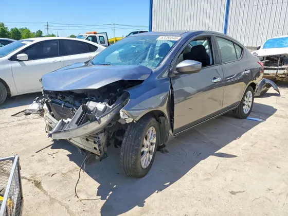 2018 Nissan Versa Sedan SV