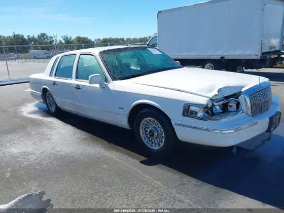 1996 Lincoln Town Car Executive