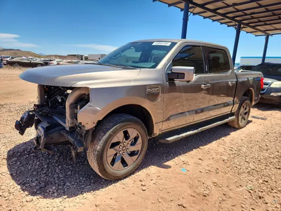 2023 Ford F-150 Lightning LARIAT