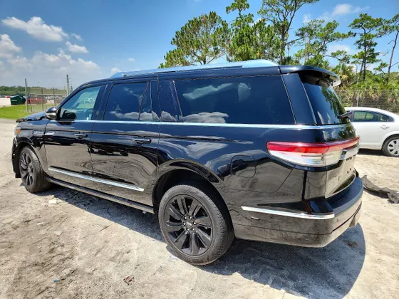 2023 Lincoln Navigator L Reserve