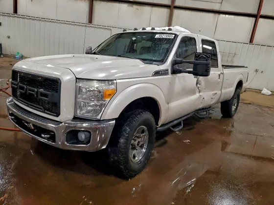 2015 Ford Super Duty F-350 DRW Lariat