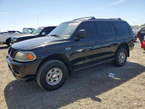 2001 Mitsubishi Montero Sport ES
