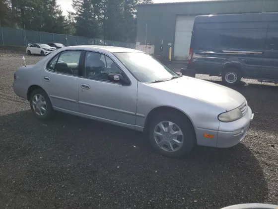 1997 Nissan Altima XE