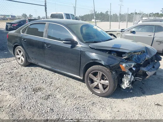 2013 Volkswagen Passat SE