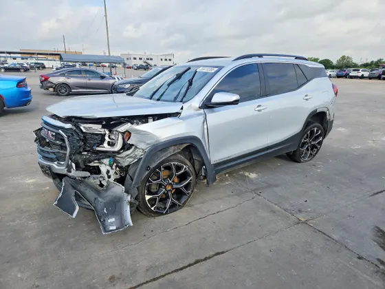 2022 GMC Terrain SLE