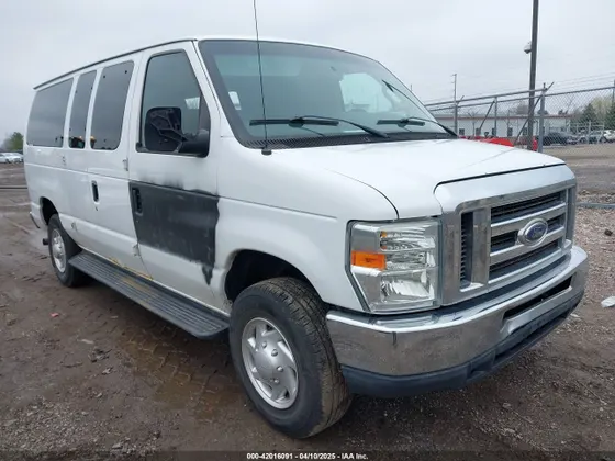 2011 Ford E-350 XLT