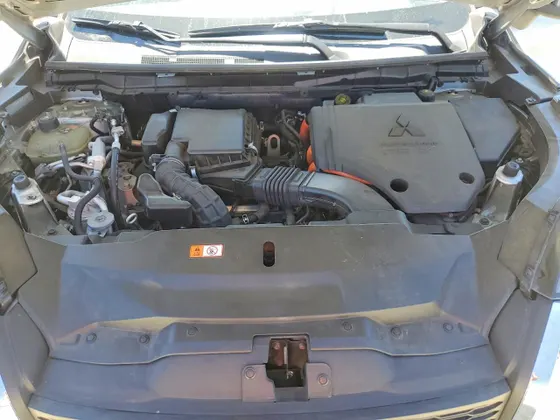 2023 Mitsubishi Outlander PHEV SE