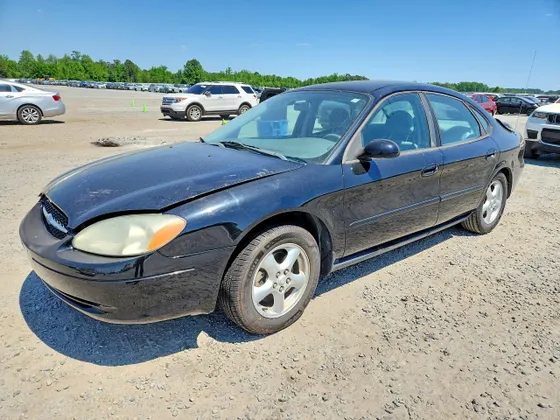 2003 Ford Taurus SE Standard