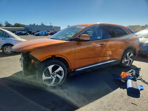 2024 VinFast VF 8 Eco