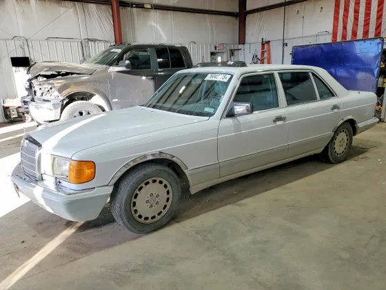 1991 Mercedes-Benz 560 SEL
