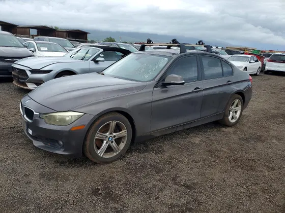 2013 BMW 3 Series 320i